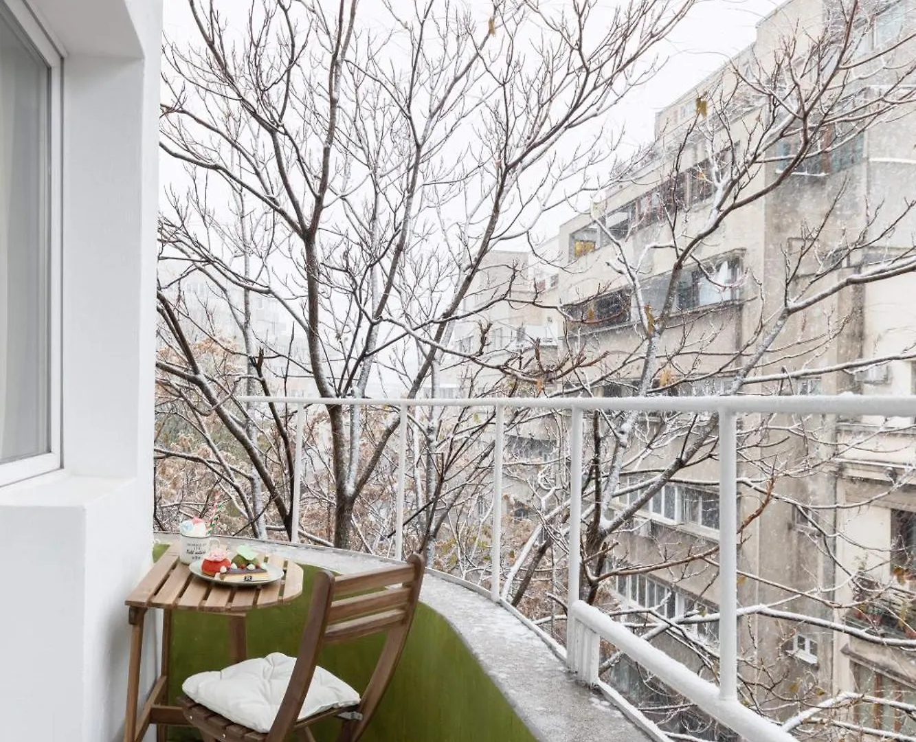 Out Of The Woods By Holt Apartment Bucharest